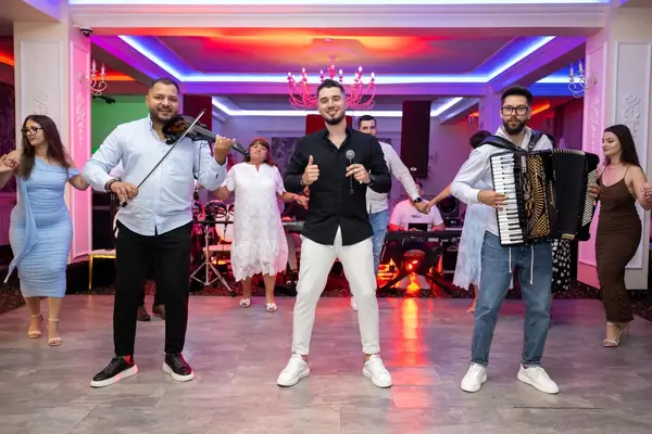 Mihai Zamfirache, Victor Cusurica și Alexandru Dragomir pe ringul de dans