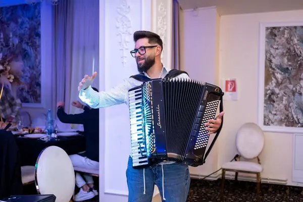 Alexandru Dragomir - acordeon, Regal Orchestra
