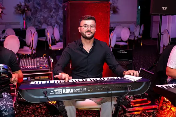 Paul Mitrea la orgă