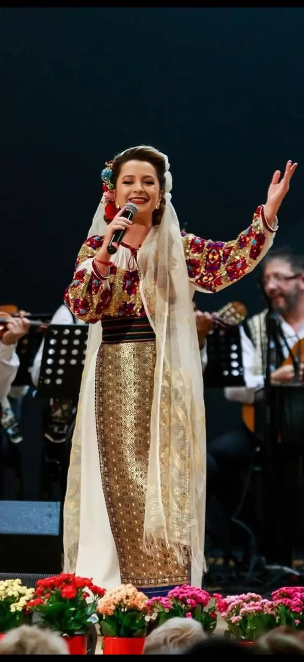 Adriana Deaconu pe scenă